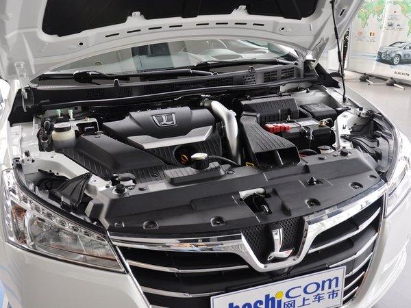 东风裕隆 1.8T 自动 发动机主体特写