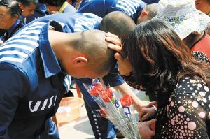 ������ԱΪĸ�����Ͽ���ܰ��ĸ�����������֣�ӵ����һ�� ��ͼ 