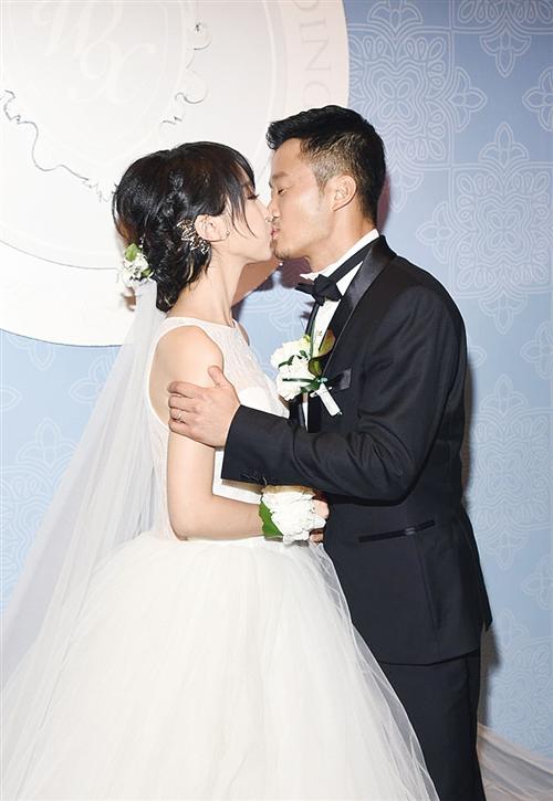 吴京谢楠甜蜜大婚 男方宣布当爹(图)