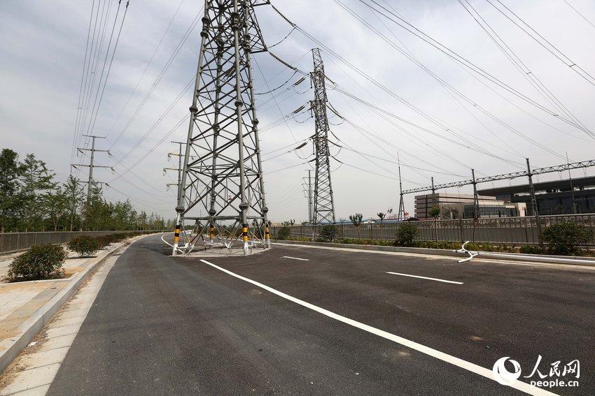 ��ͼ��֣��һ��ѹ������·���� ��·��խ�������ס�3��