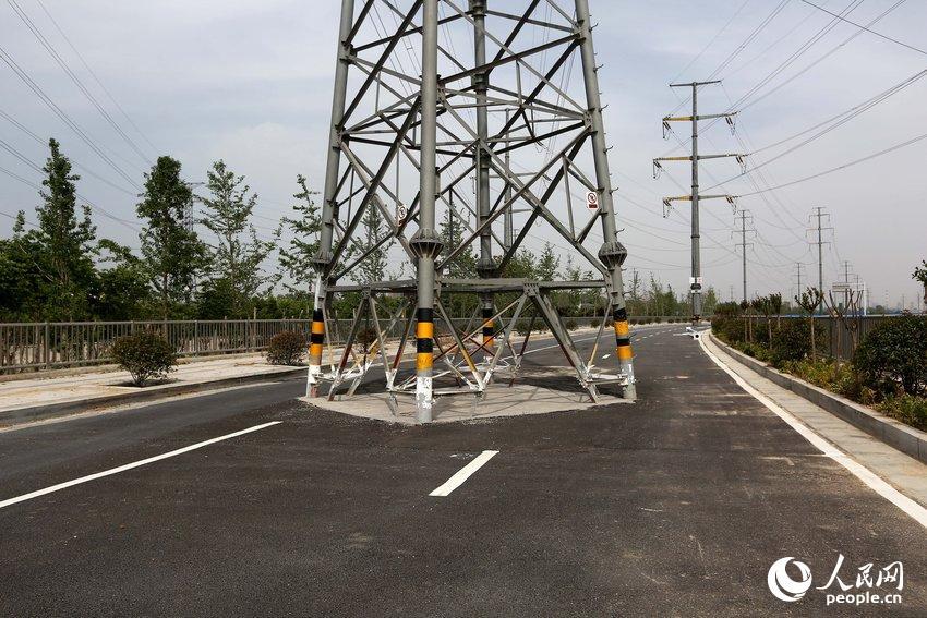 ��ͼ��֣��һ��ѹ������·���� ��·��խ�������ס�4��