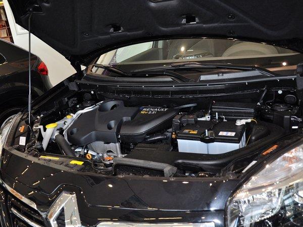 雷诺 2.5L CVT 发动机主体特写