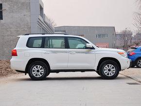 一汽丰田 4.0L AT 车辆正右侧