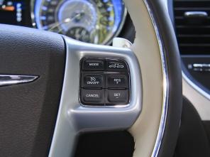 ��������Ϯ �����Լݿ���˹��300C 3.0L