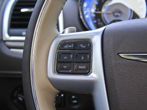 ��������Ϯ �����Լݿ���˹��300C 3.0L