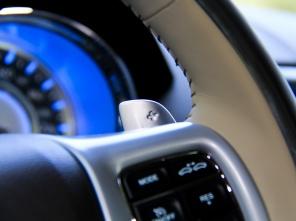 ��������Ϯ �����Լݿ���˹��300C 3.0L