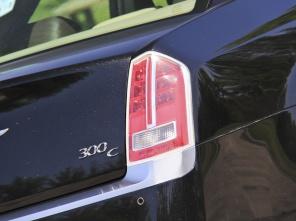 ��������Ϯ �����Լݿ���˹��300C 3.0L