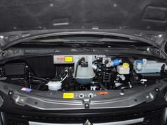 上汽大通V80全系降2万 超大空间是亮点