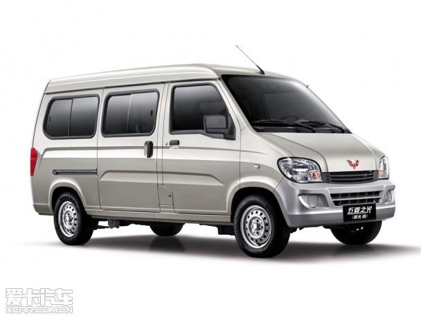 具体车型及售价信息详见下表: 上汽通用五菱之光加长版 售价表 车型