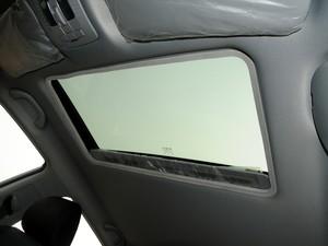 �����л� �л�V5 2012�� 1.5T �Զ������˶���
