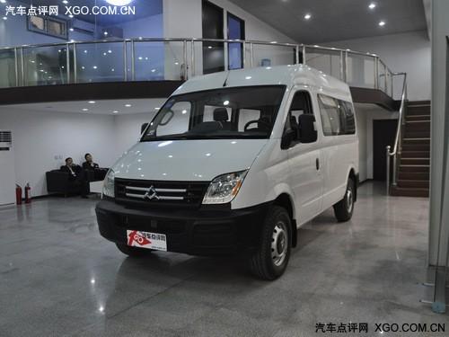 上汽大通V80全系降2万 超大空间是亮点