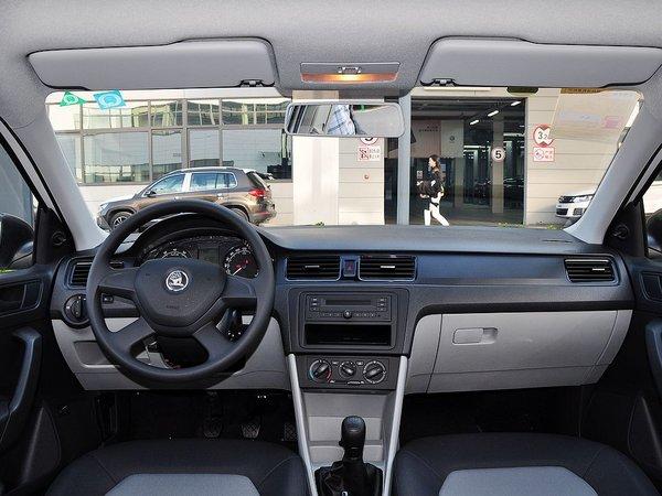 ˹�´� 1.6L �ֶ� �п�̨����