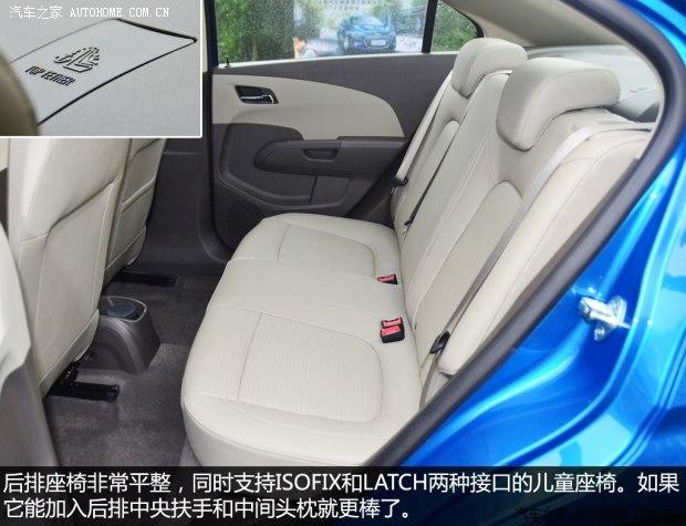 ͨ��ѩ���� ��Ψŷ 2014�� ���� 1.6L AT ���а�