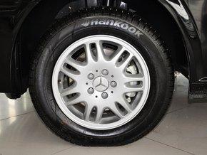 福建奔驰 3.0L 自动 前轮整体照片