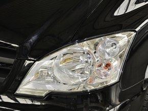 福建奔驰 3.0L 自动 车辆大灯细节