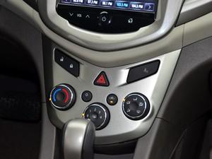 ͨ��ѩ���� ��Ψŷ 2014�� ���� 1.6L AT ���а�