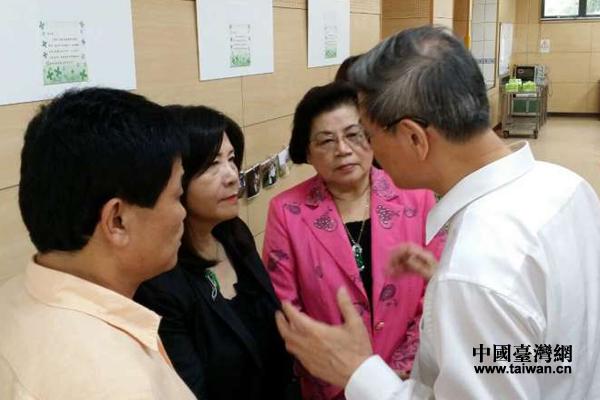 组图:张志军在台中市与雾峰林家后人亲切交谈