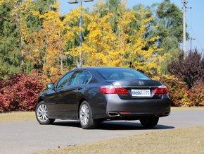 广汽本田 2.4L EX 车辆左后45度视角