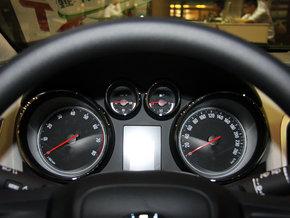 别克 XT 1.6L 自动 方向盘后方仪表盘