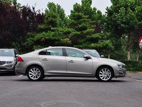 沃尔沃亚太 2.0T 自动 车辆正右侧