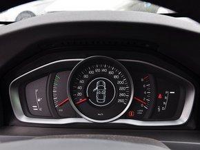 沃尔沃亚太 2.0T 自动 方向盘后方仪表盘