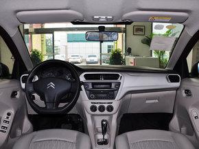 东风雪铁龙 1.6L 自动 中控台整体