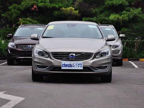 沃尔沃亚太 2.0T 自动 车头正面视角