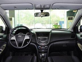 北京现代 1.4L 自动 中控台整体