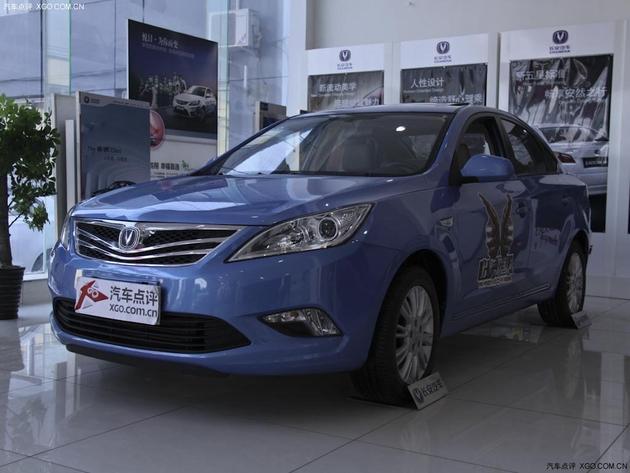 购长安逸动郑州优惠0.6万元 现车销售