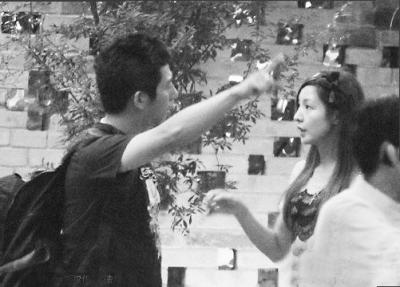 2004年胡海泉与女友约会