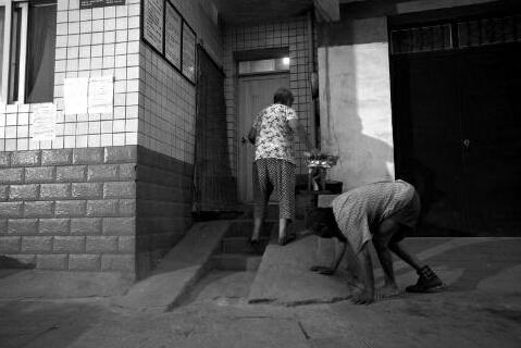 ��������5��ʱ�����ճ����� ĸ�׸���ι��57��