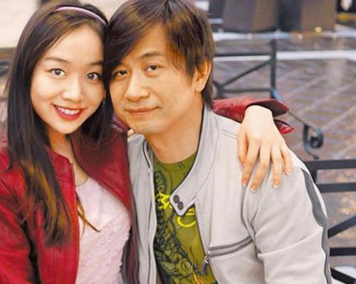 黄舒骏90后娇妻曝光两人相差24岁图