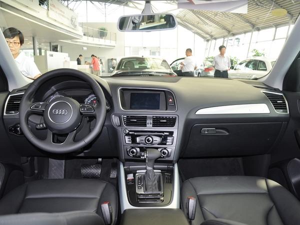 һ���µ� 40 TFSI quattro �п�̨����