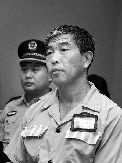 "黑哨"陆俊受贿被判5年半 因表现好获减刑1年出狱