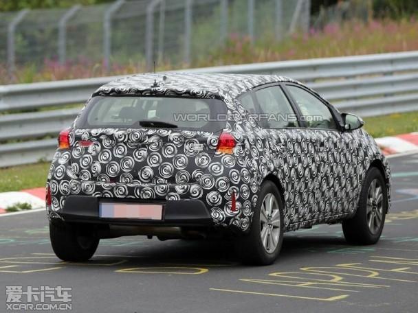 ����Auris Cross���͵��� �����귢��