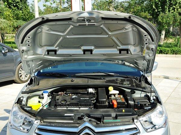 东风雪铁龙 三厢 1.6L 手动 发动机局部特写