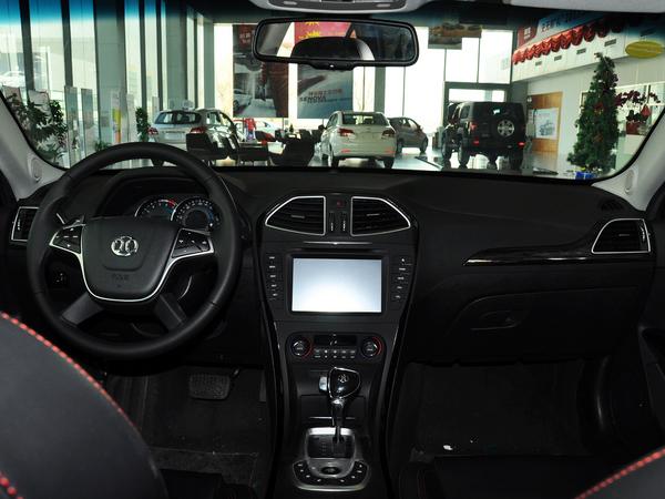 北京汽车(绅宝) 2.3T 自动 中控台整体