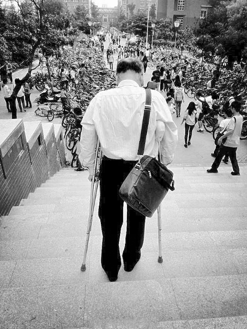 ֣����ڼ�������Ͽ������ѳ��� ѧ������Ҳ���ӿ�