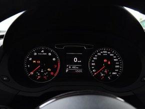 一汽奥迪 30 TFSI 方向盘后方仪表盘