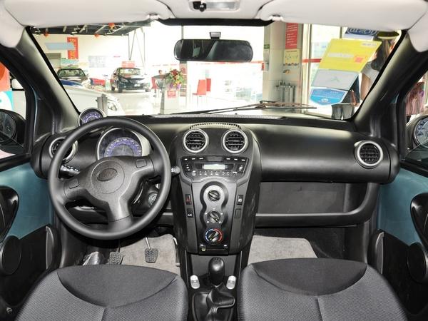 比亚迪 1.0L 手动 中控台整体