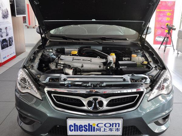 北京汽车(绅宝) 2.3T 自动 发动机局部特写