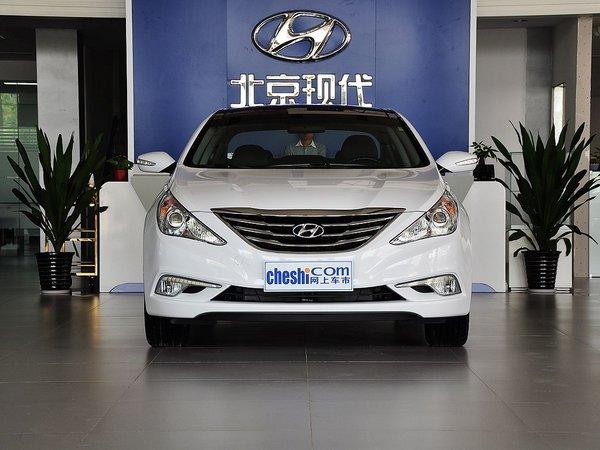 北京现代 2.4L 自动 车头正面视角