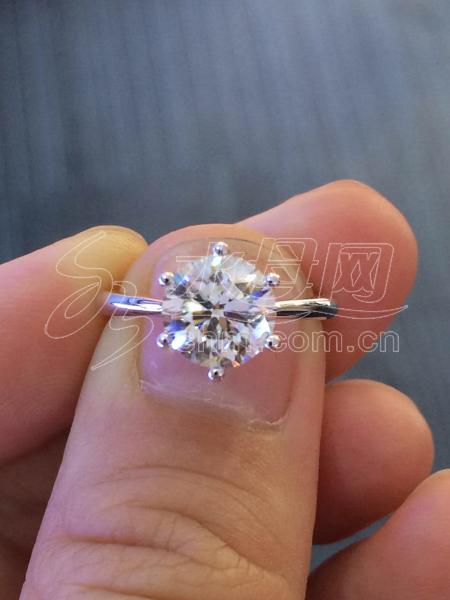 ����ɹ������� ���Ӵ۸Ŀ�ݵ�ƭȡ������ʯ(ͼ)