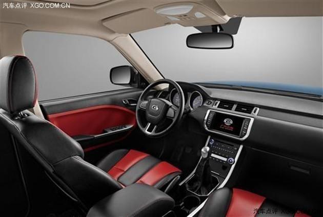 һ��SUV��Ϯ ʮ���ص������³�����