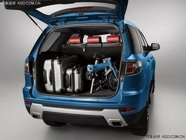 һ��SUV��Ϯ ʮ���ص������³�����