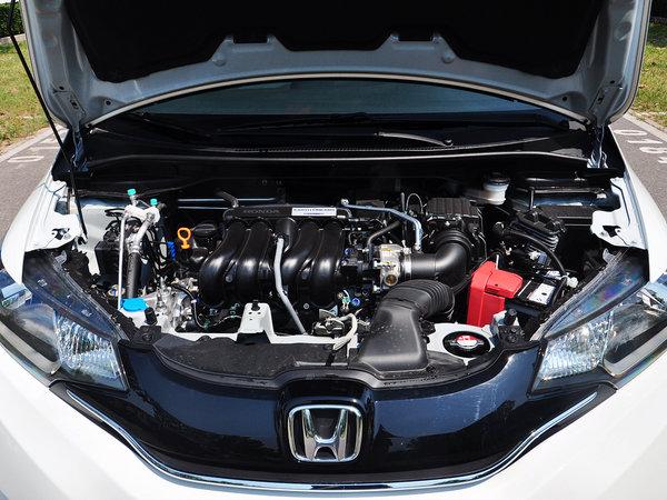 广汽本田 1.5 cvt 发动机局部特写