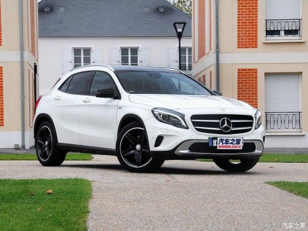 实拍图』奔驰gla最早于2013年9月份发布,这款车定位于豪华紧凑型suv