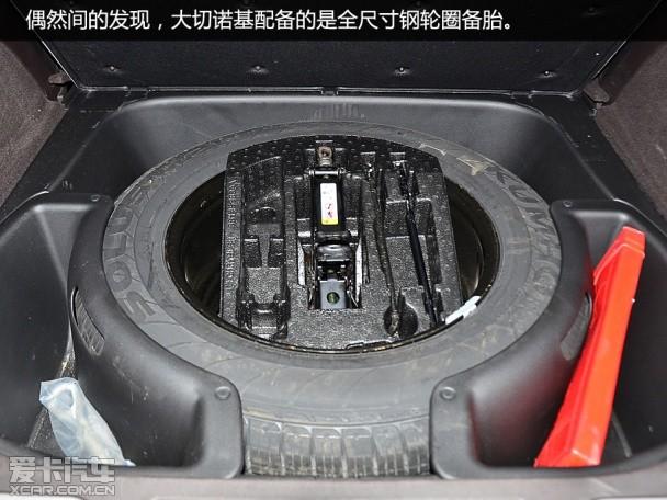 Jeep大切诺基对比大众途锐