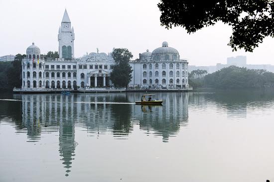 流花湖公园内的唐苑酒家已实施整改 羊城晚报记者宋金峪摄