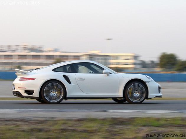 德系技术杰作 试驾保时捷911 Turbo S